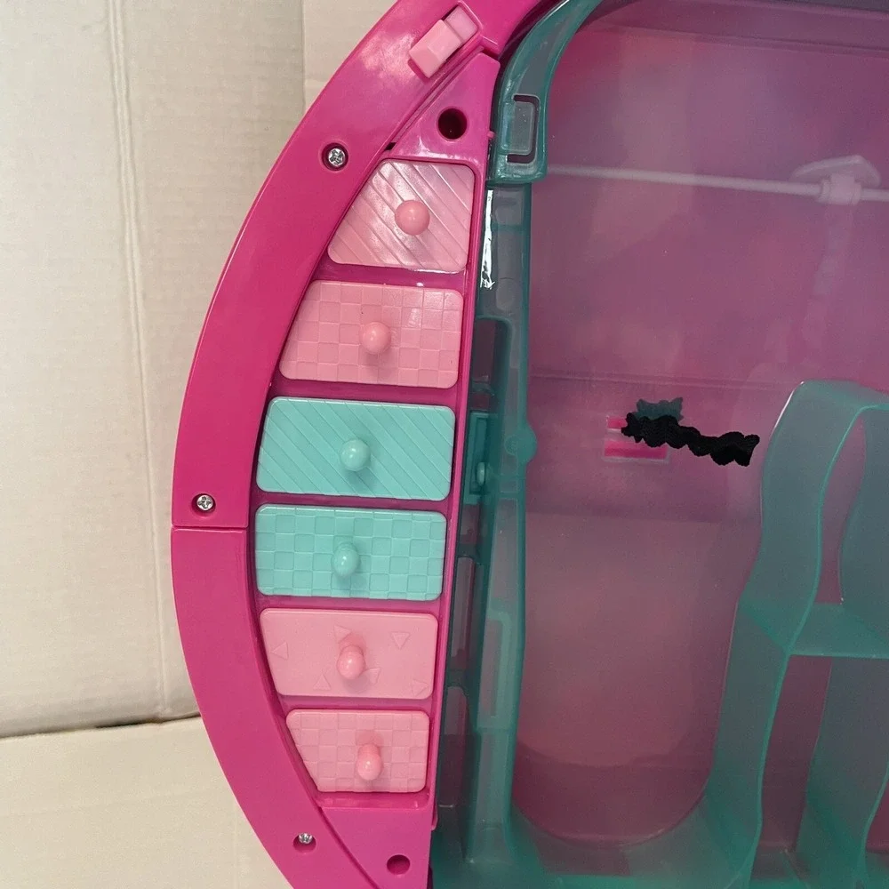 L.O.L. Surprise! OMG World Travel Fashion Closet‎ On The Go Rolling Storage Case